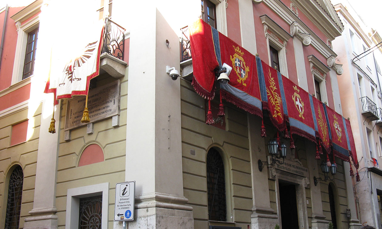Sassari: Addobbi per la Festha Manna