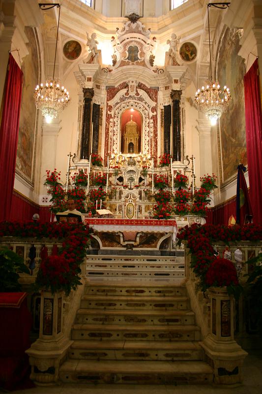 Chiesa Sant'Efisio: interno