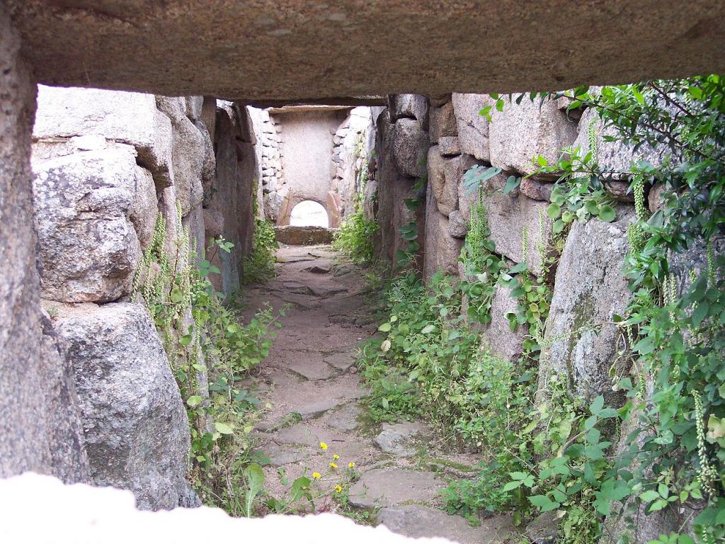 Tomba dei Giganti di Coddu Ecchju